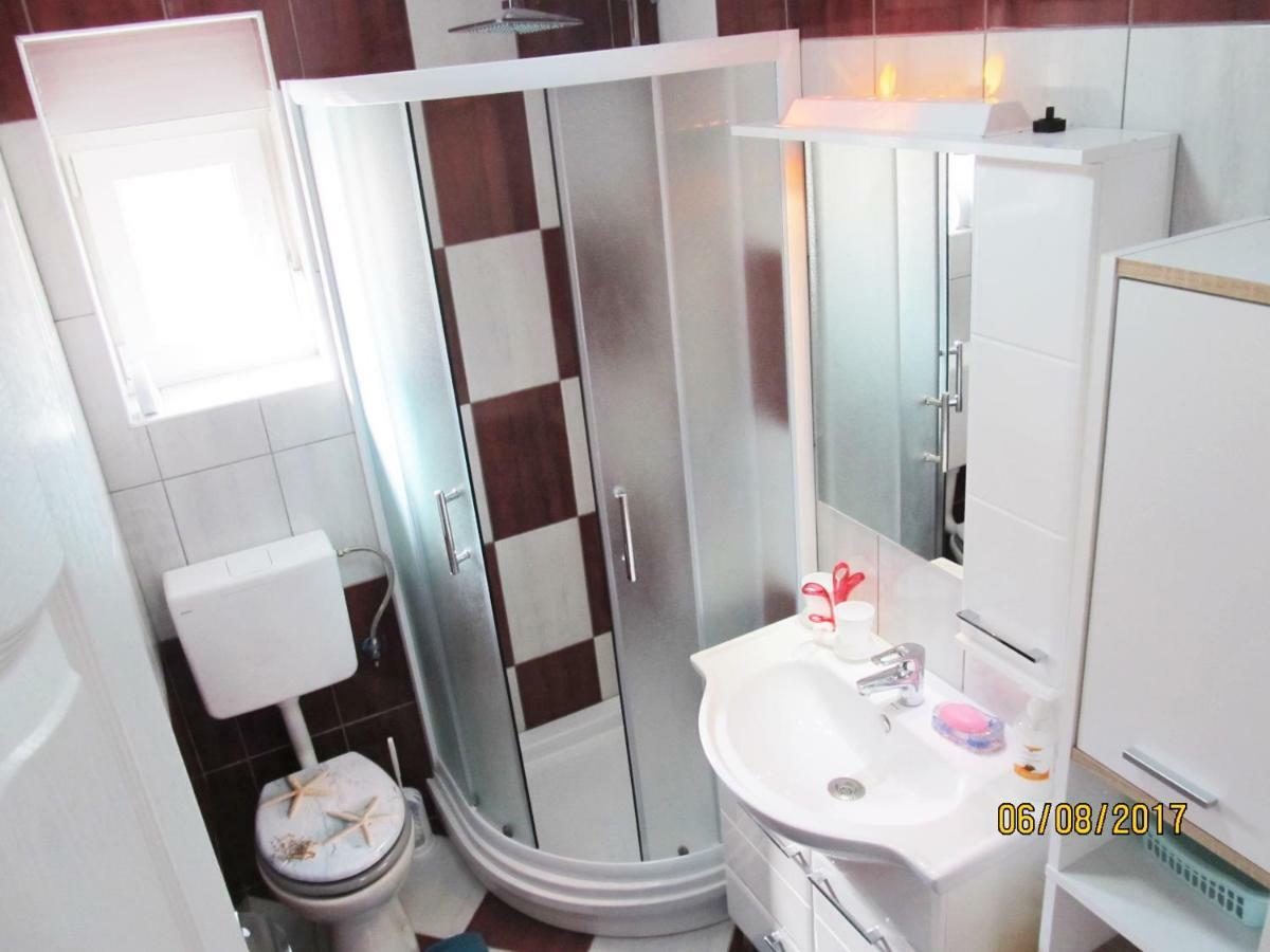 Apartmani Mala Sirena Maslenica Ngoại thất bức ảnh