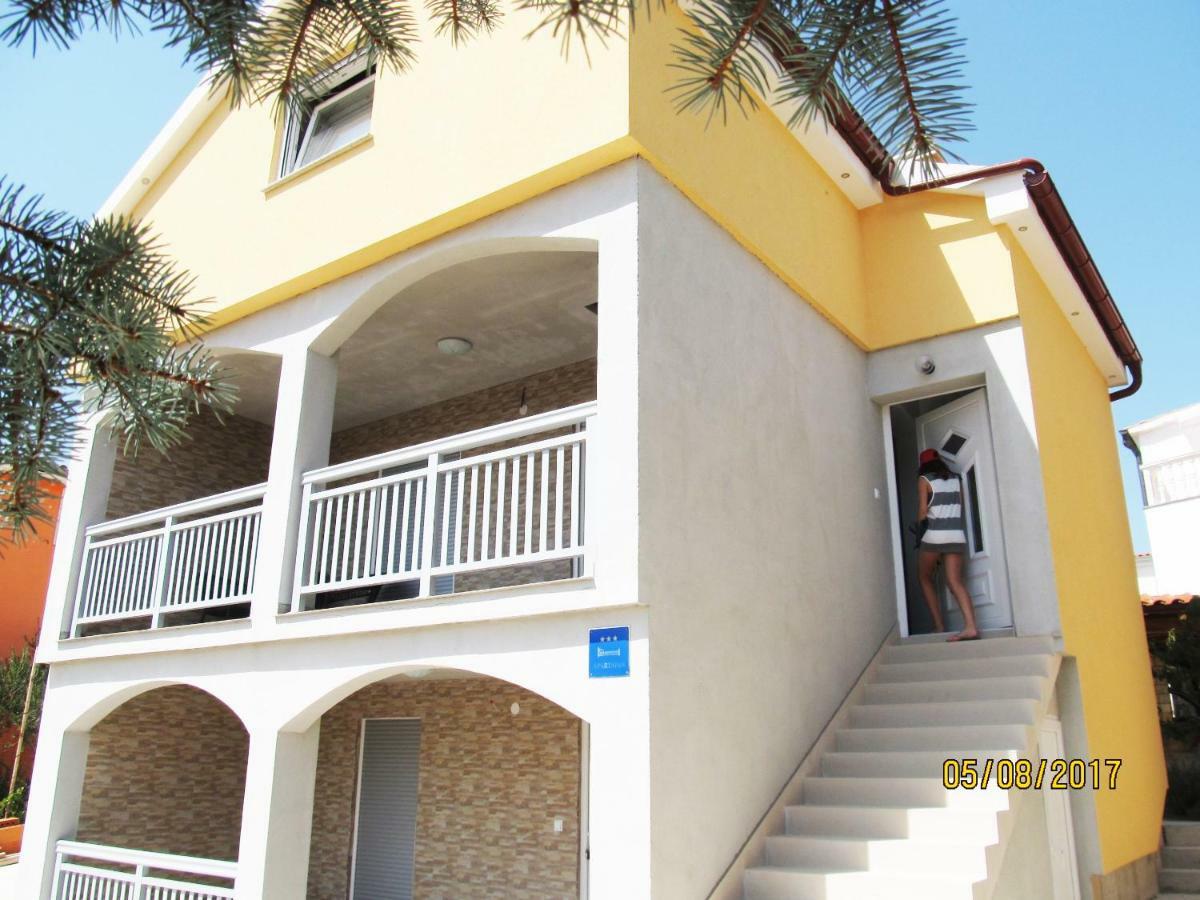 Apartmani Mala Sirena Maslenica Ngoại thất bức ảnh