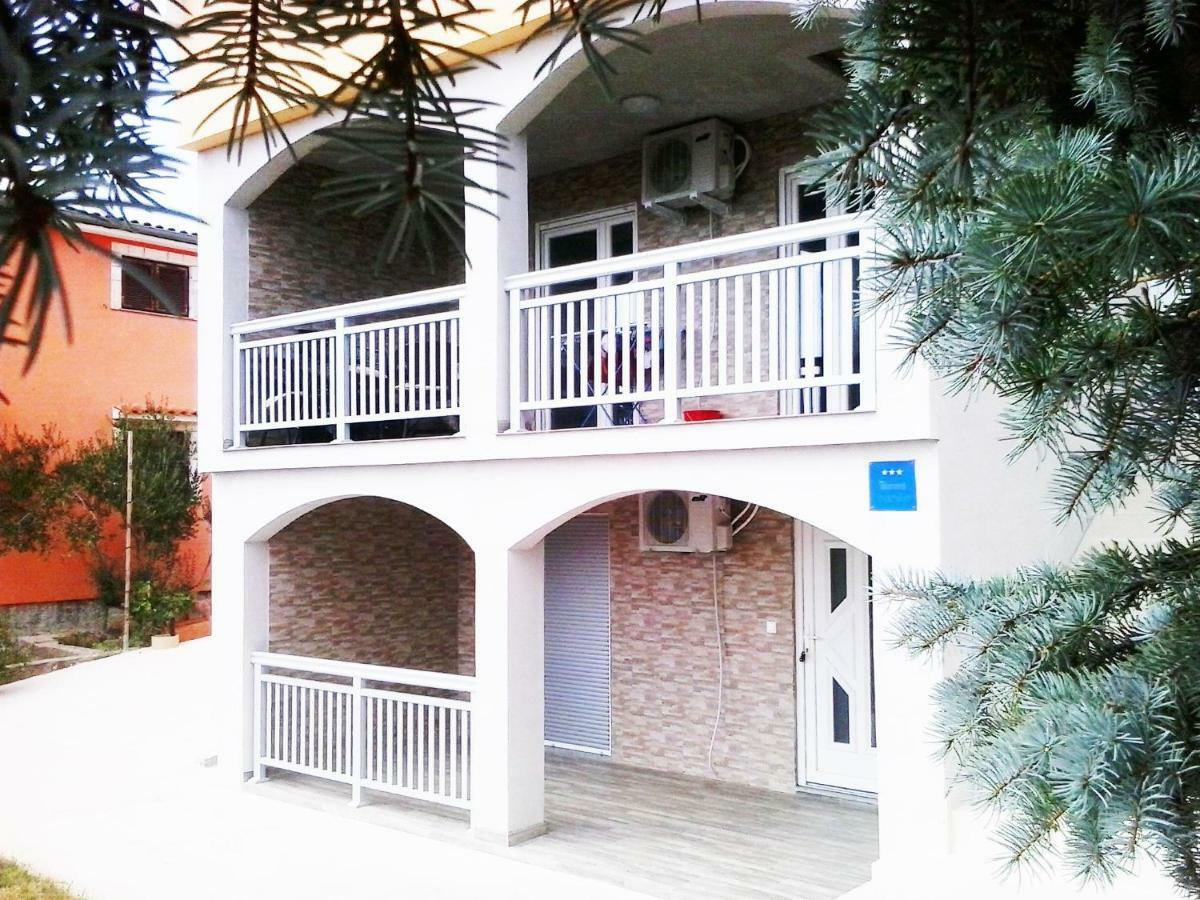 Apartmani Mala Sirena Maslenica Ngoại thất bức ảnh