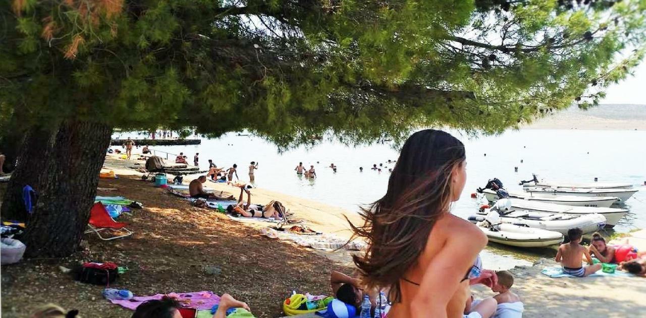 Apartmani Mala Sirena Maslenica Ngoại thất bức ảnh