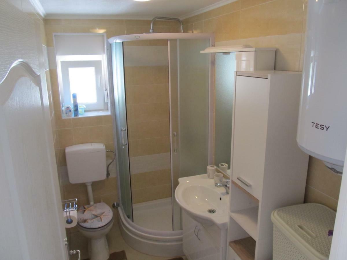 Apartmani Mala Sirena Maslenica Ngoại thất bức ảnh