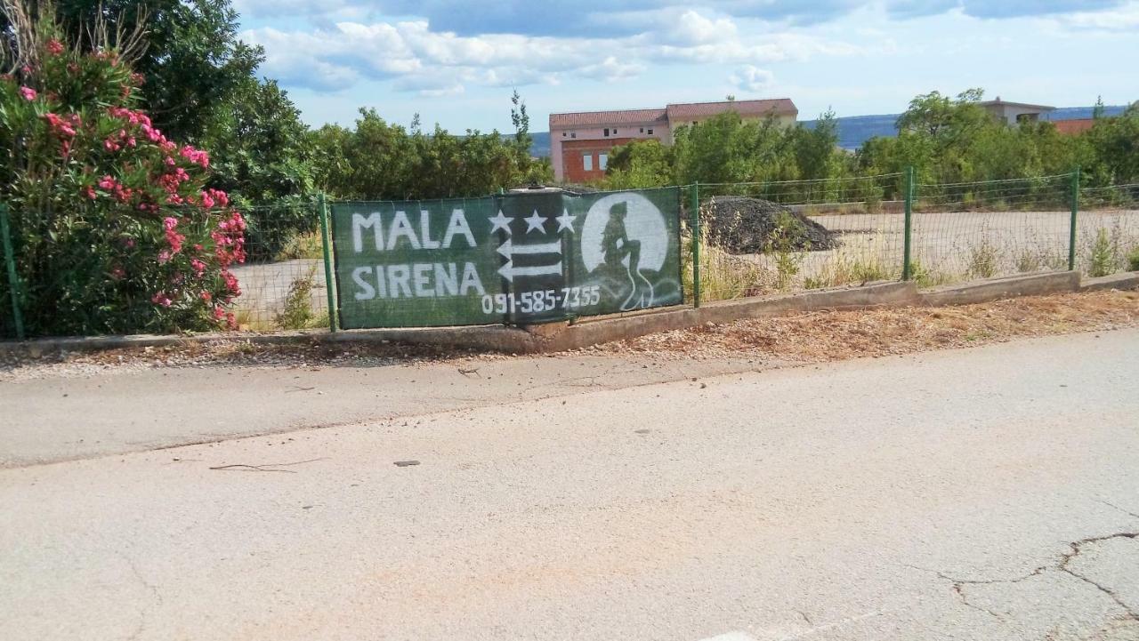 Apartmani Mala Sirena Maslenica Ngoại thất bức ảnh