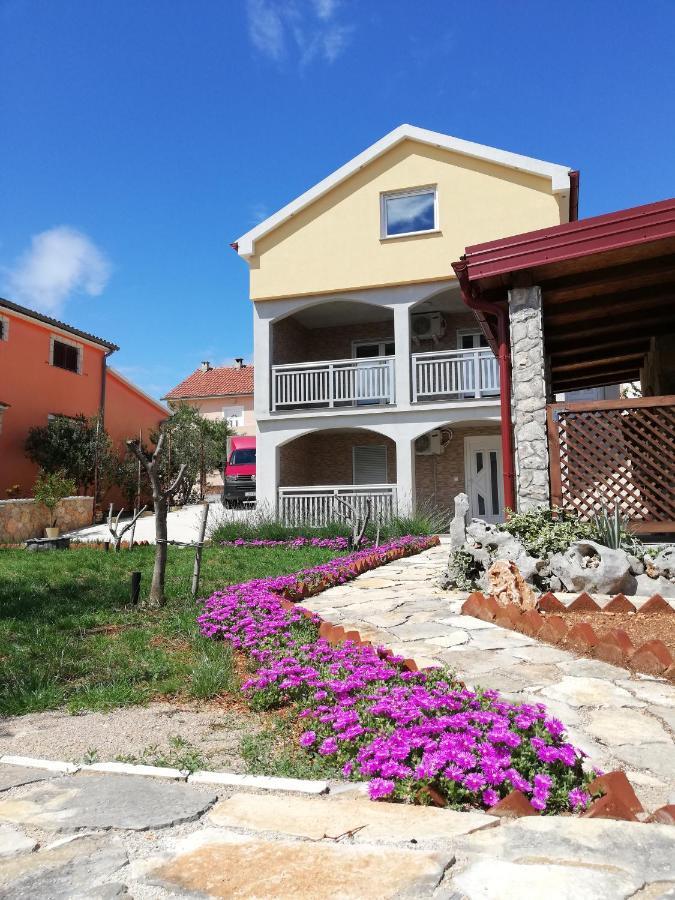 Apartmani Mala Sirena Maslenica Ngoại thất bức ảnh